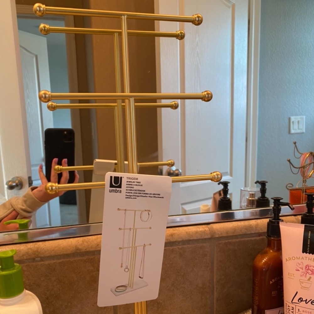 Jewelry holder